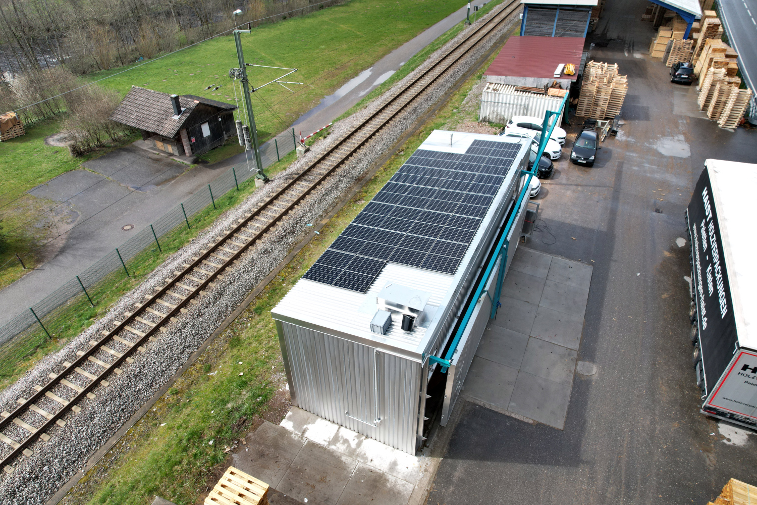 Photovoltaikanlage auf Trockenkammer Topansicht
